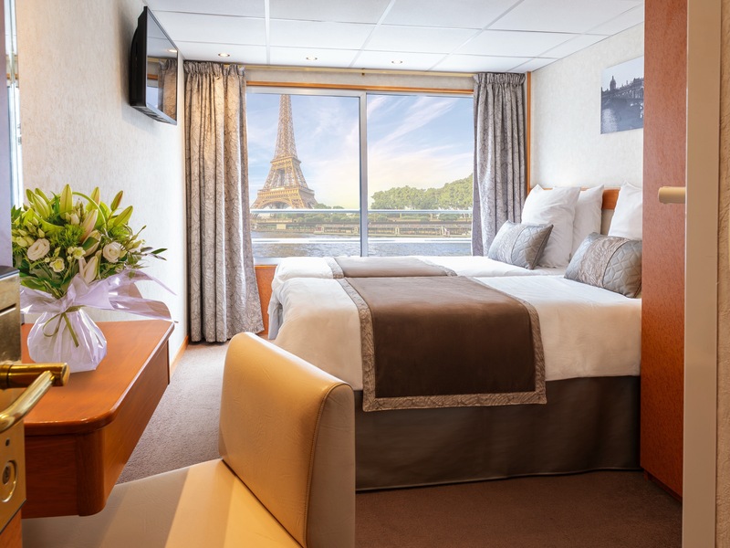 Upper Deck 2 Adjustable Twin Beds Cat A